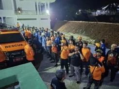 Tim Gabungan Evakuasi Korban Tertimbun Tembok Penampungan Air di Magelang